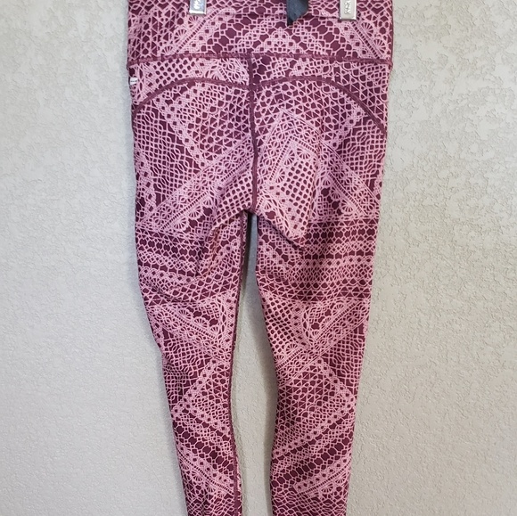 Fabletics leggings set of 3!! - Picture 7 of 8